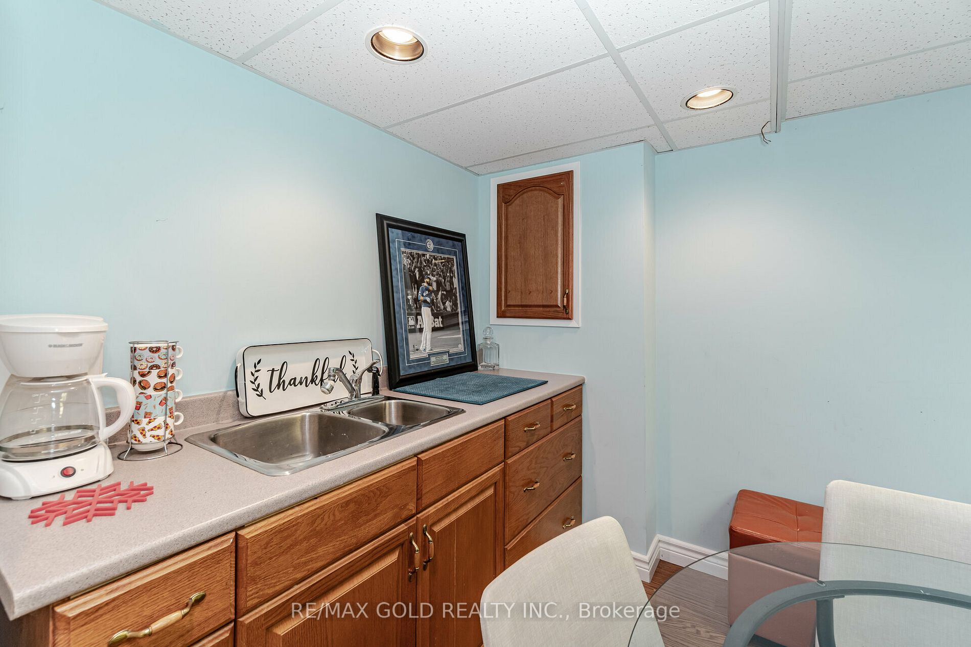 16 Creekview Crt