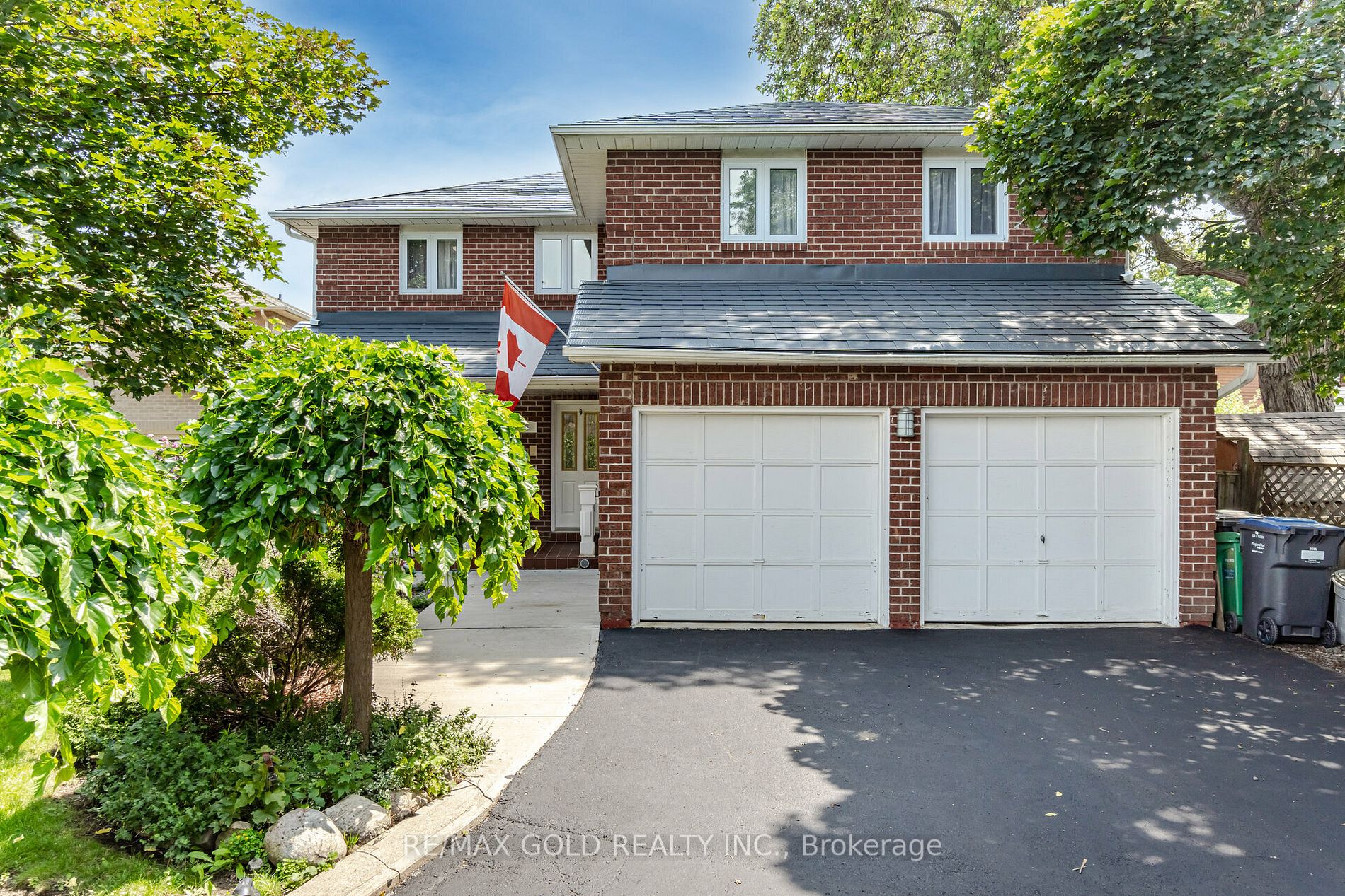 16 Creekview Crt