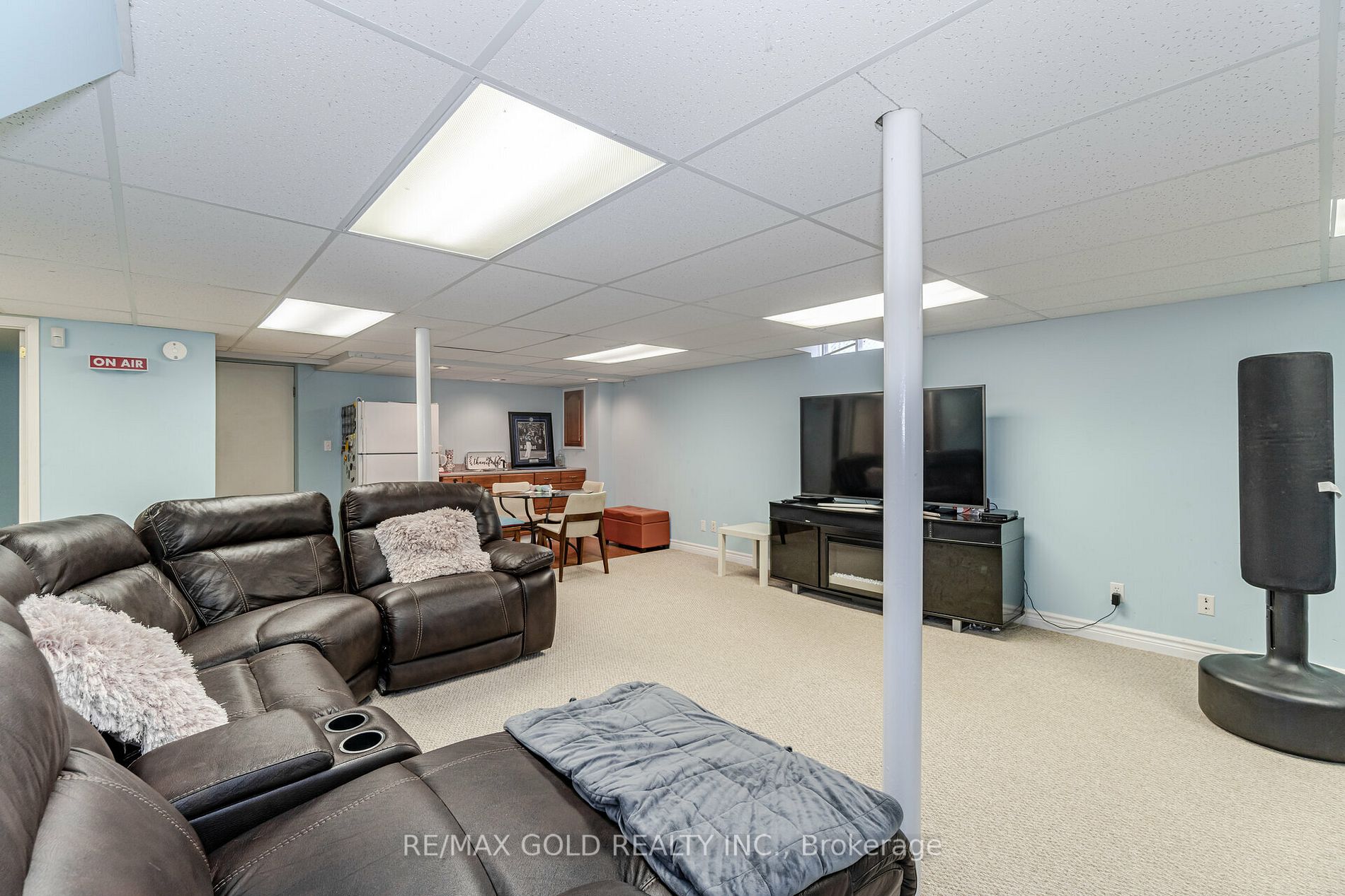 16 Creekview Crt