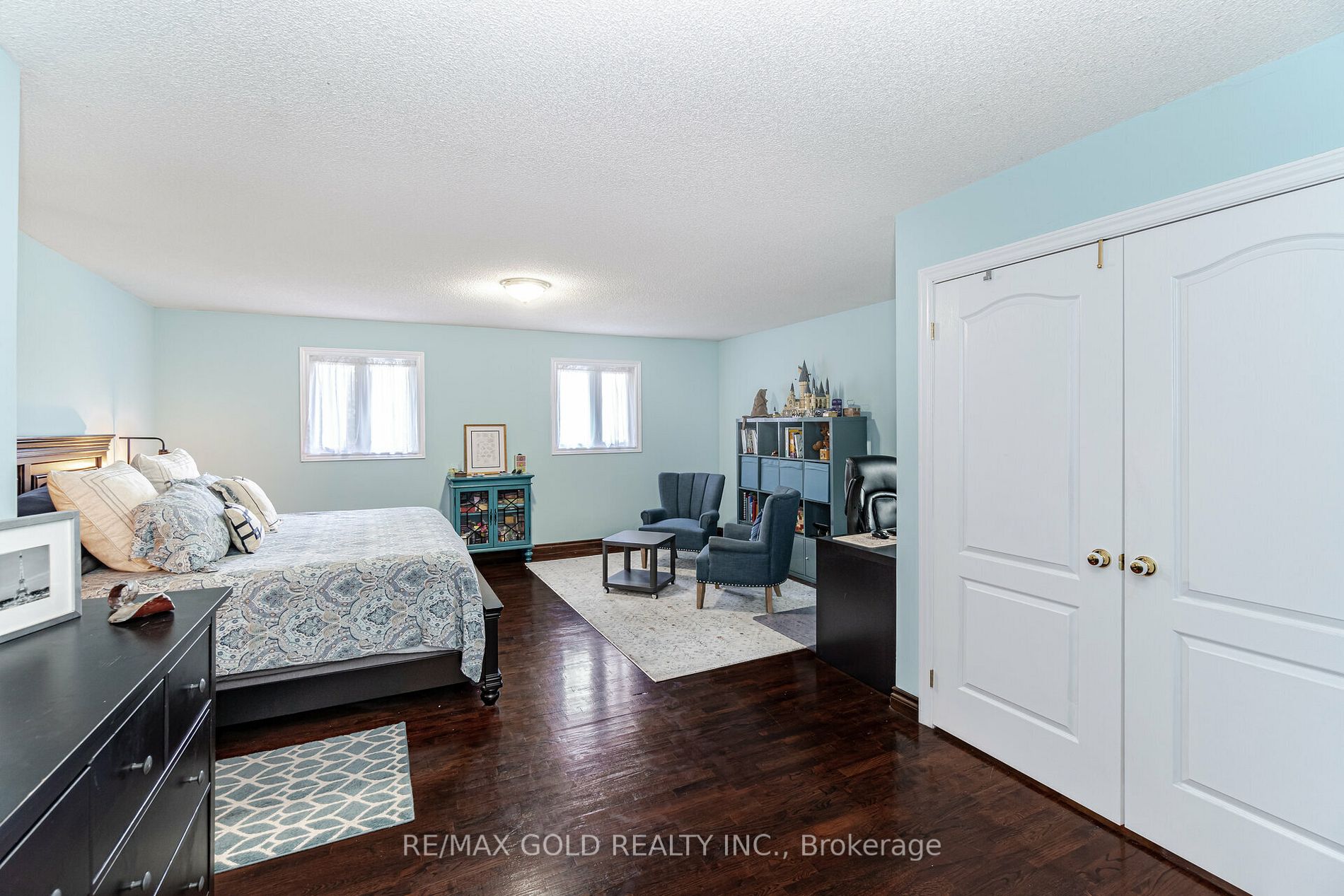 16 Creekview Crt