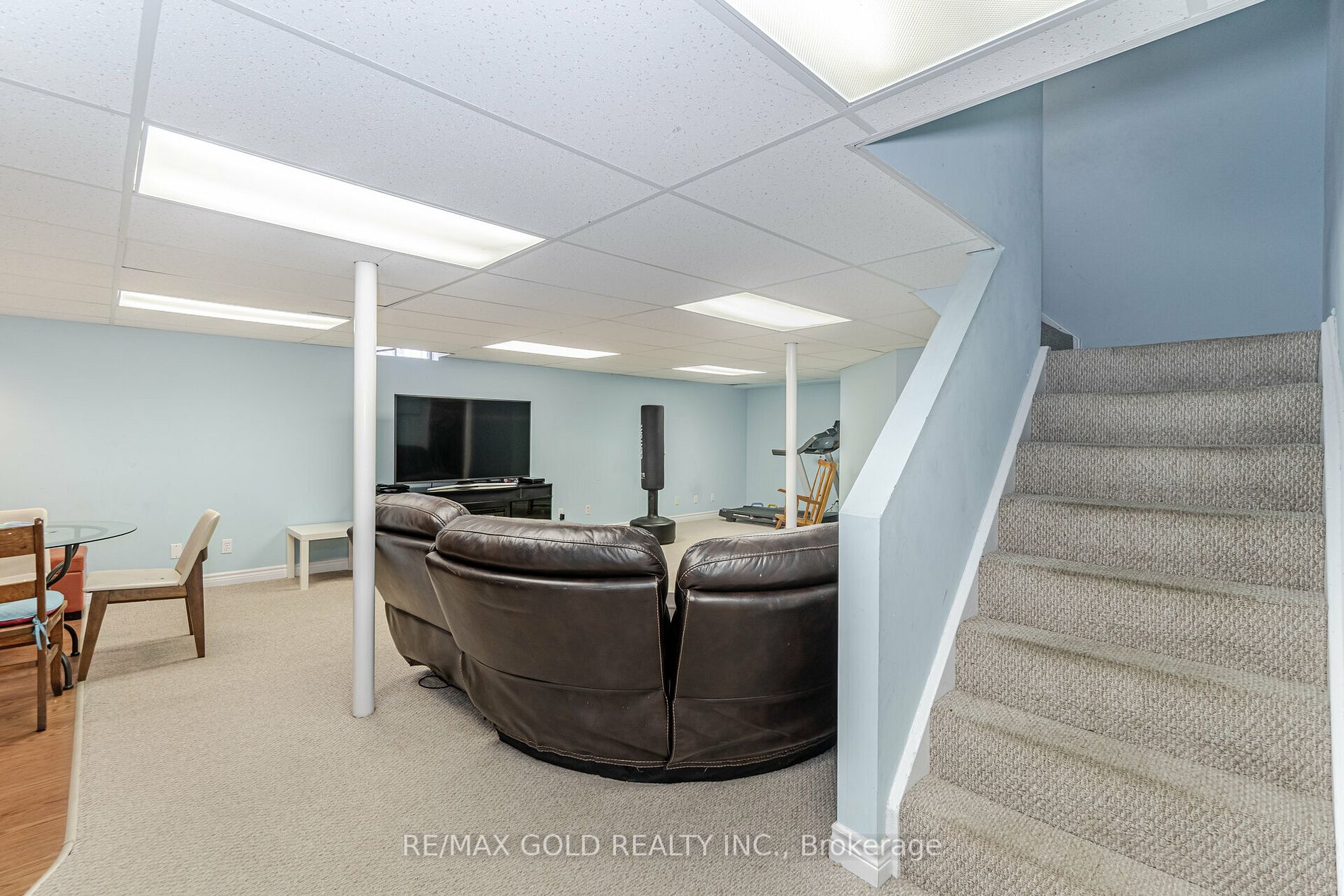 16 Creekview Crt