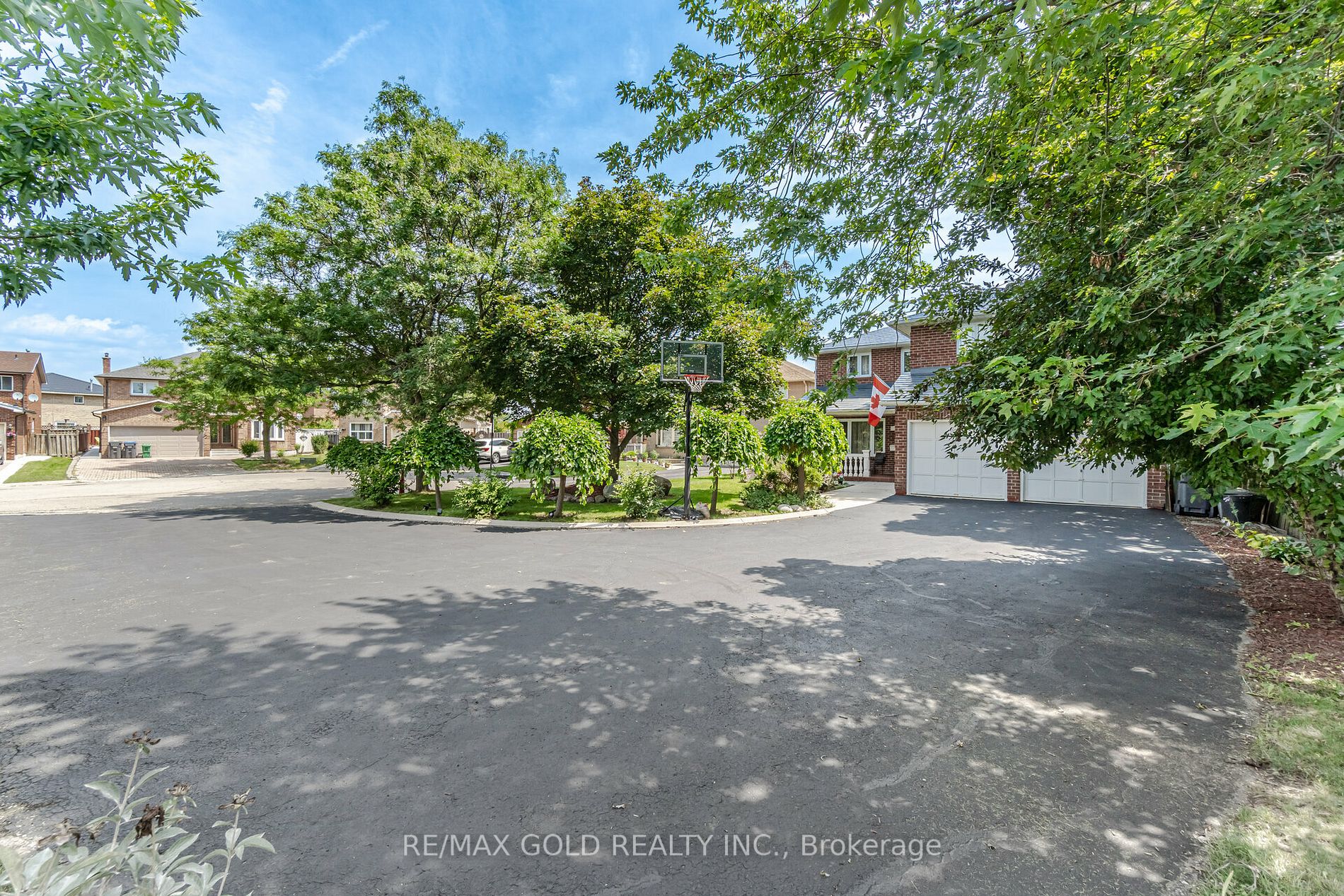 16 Creekview Crt