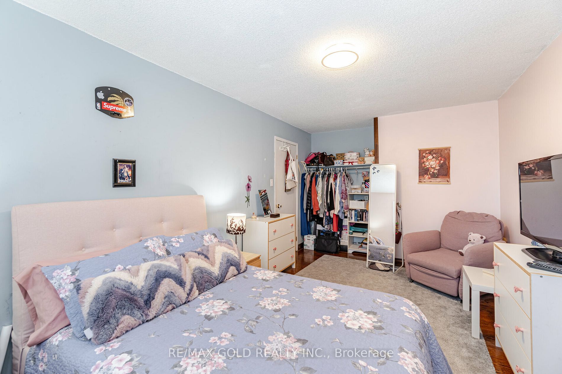 16 Creekview Crt