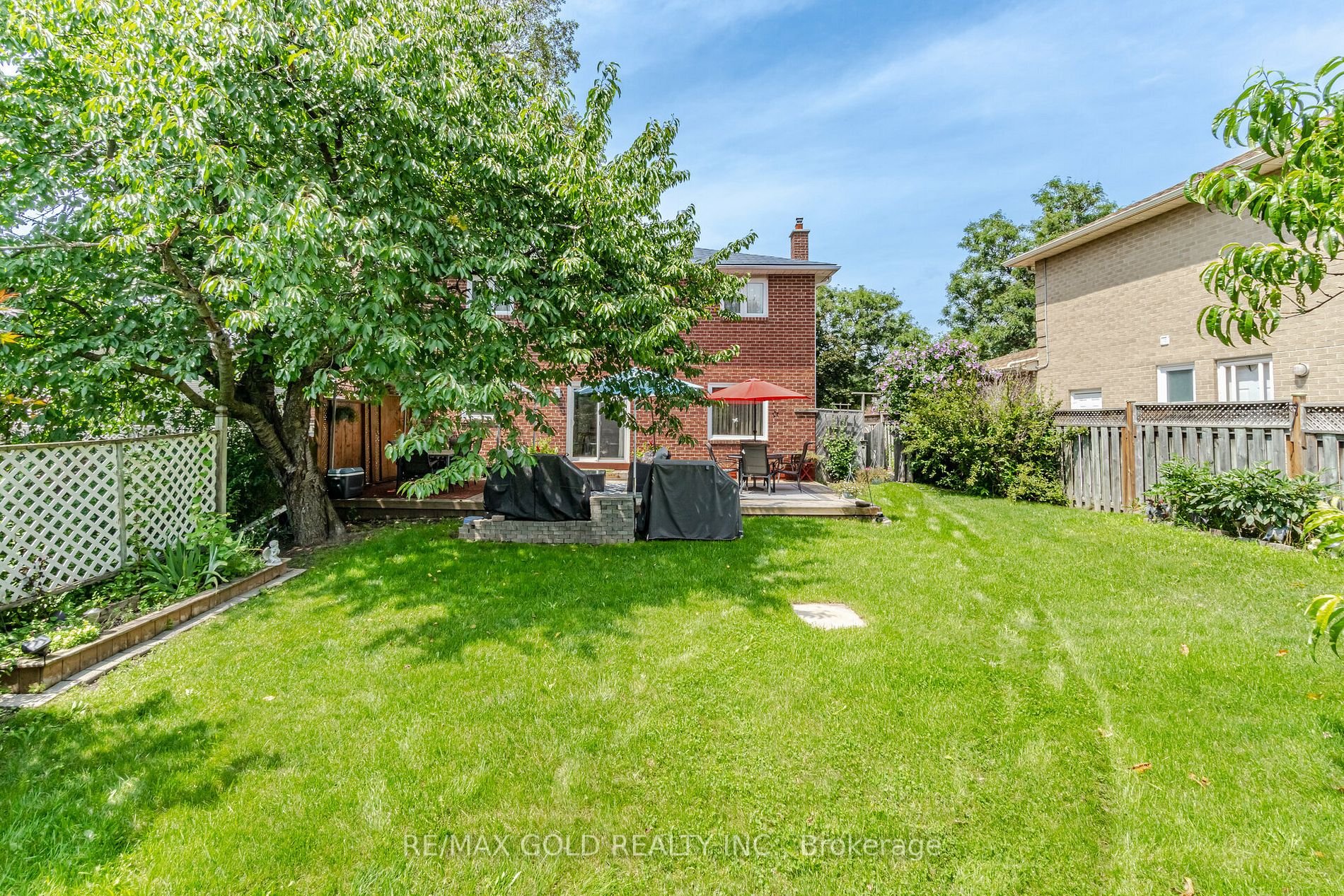 16 Creekview Crt