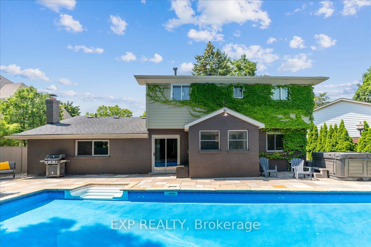 409 Valanna Cres