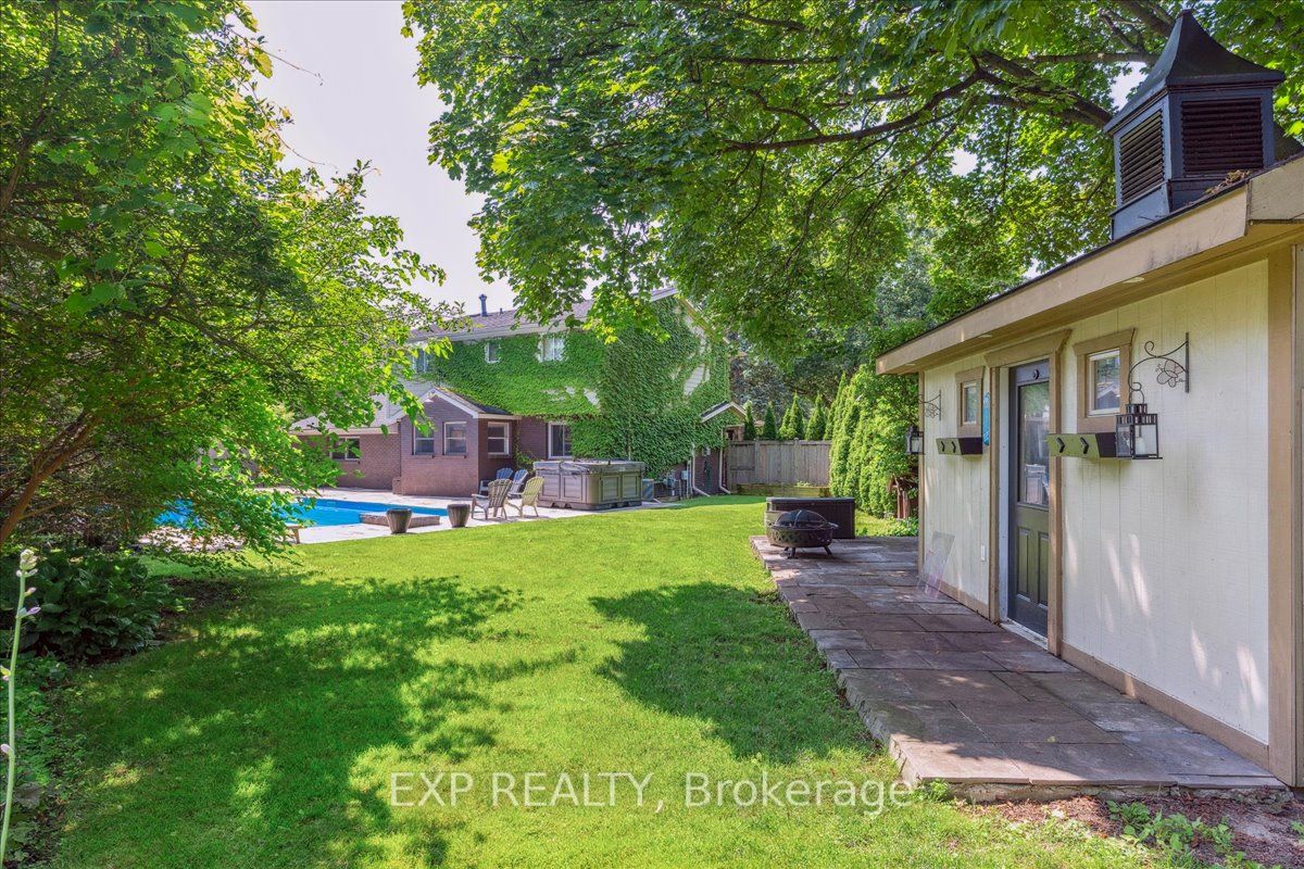 409 Valanna Cres