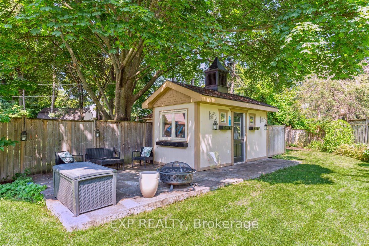 409 Valanna Cres