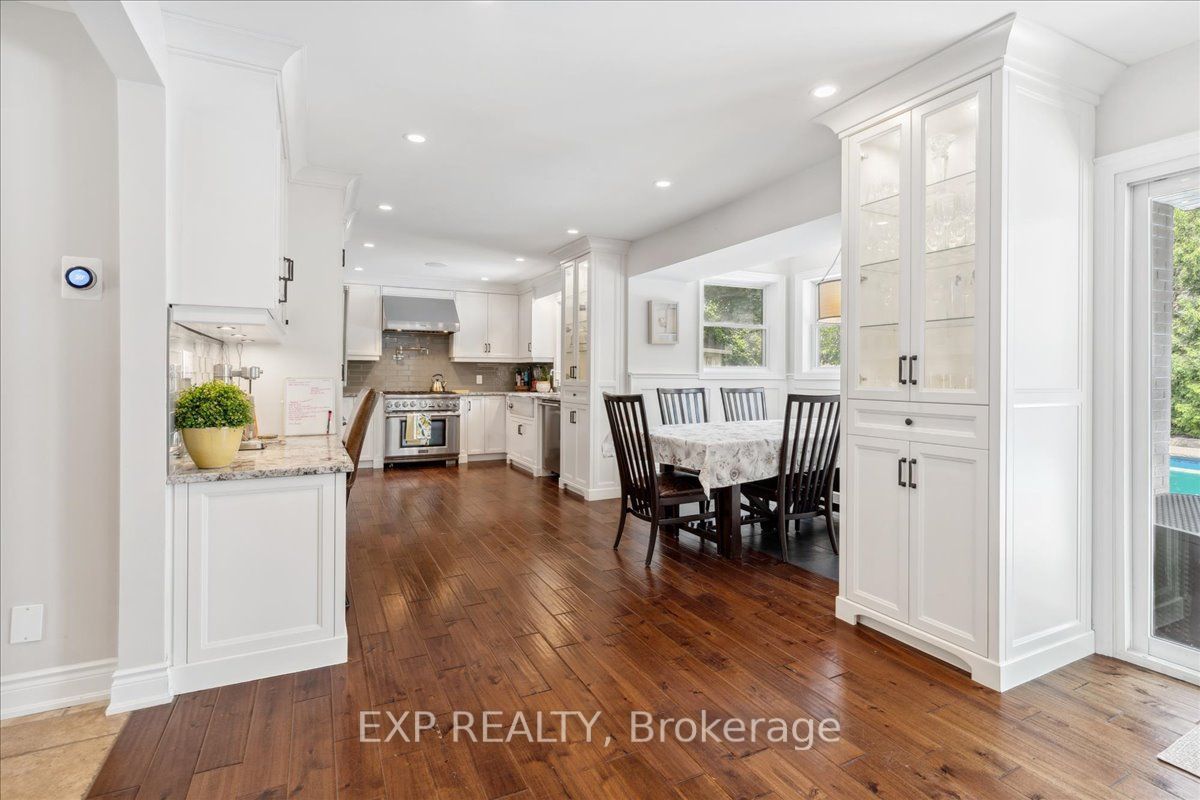 409 Valanna Cres