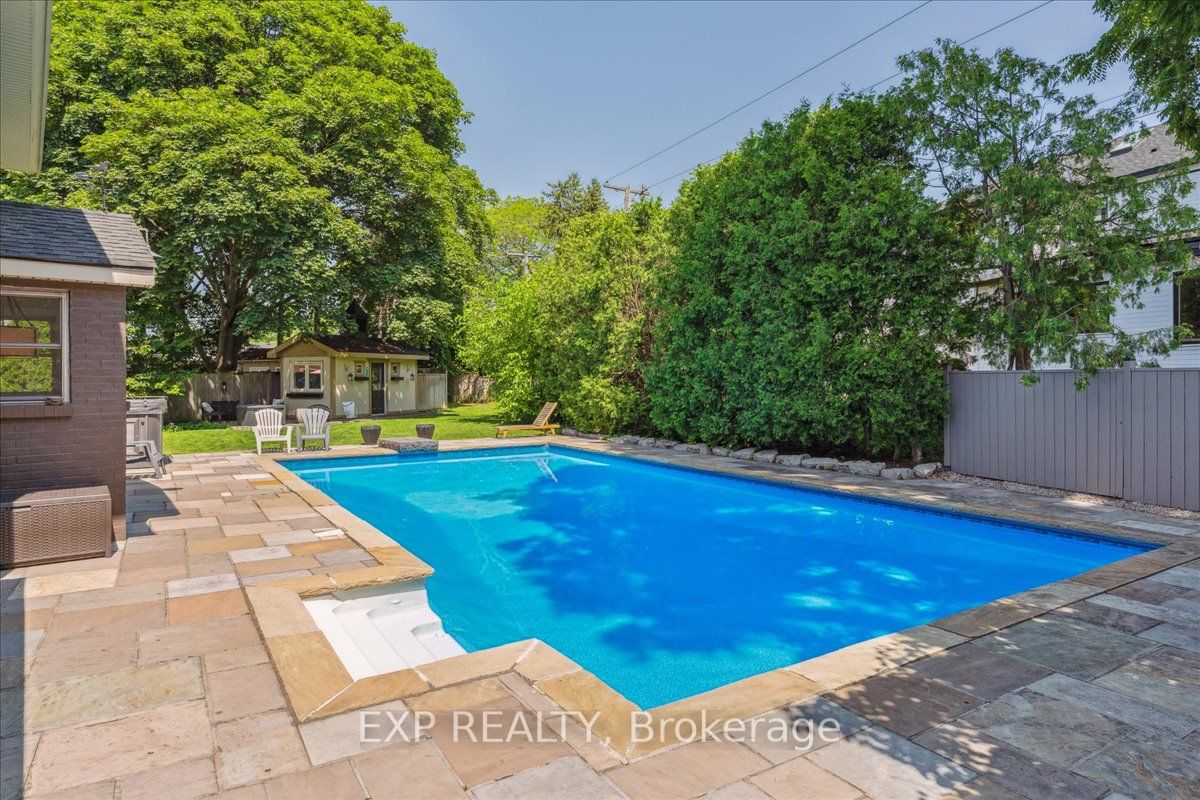 409 Valanna Cres