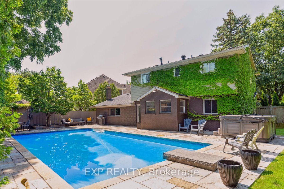409 Valanna Cres