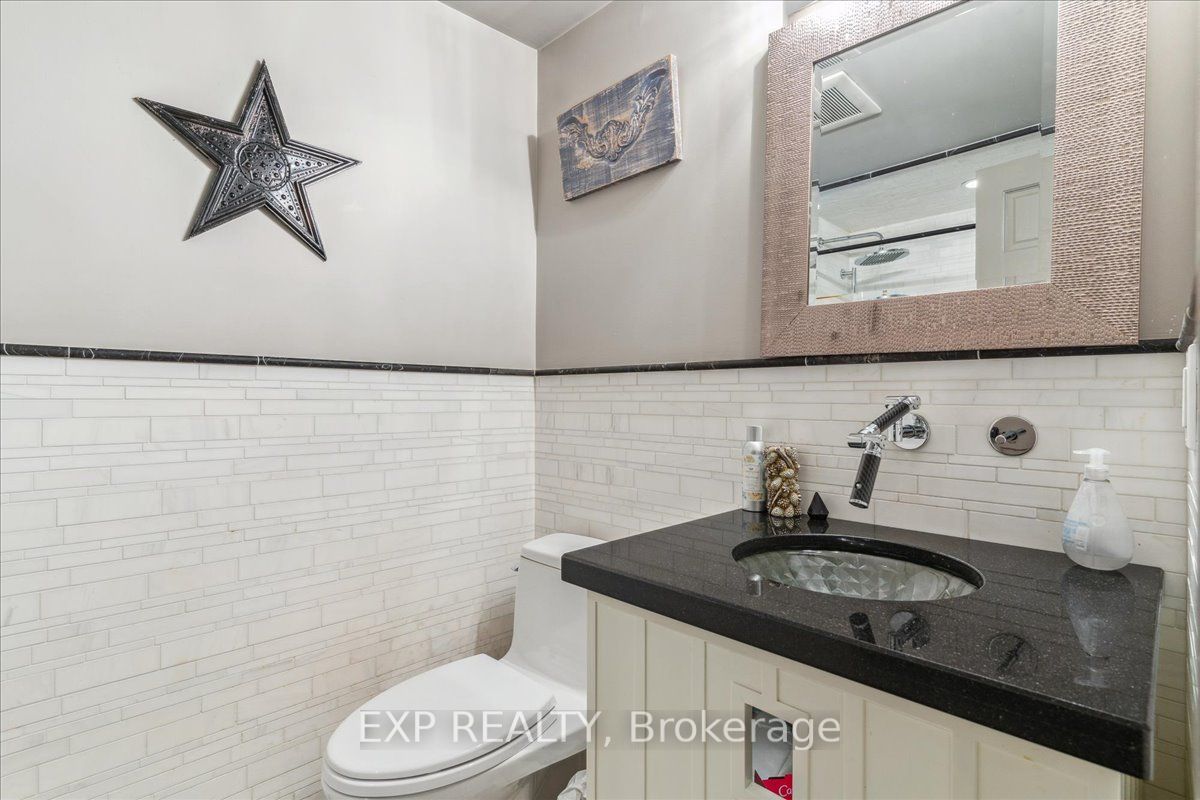 409 Valanna Cres