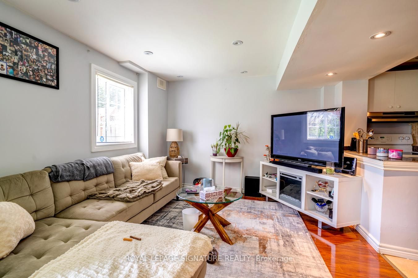 34 Modesto Cres N