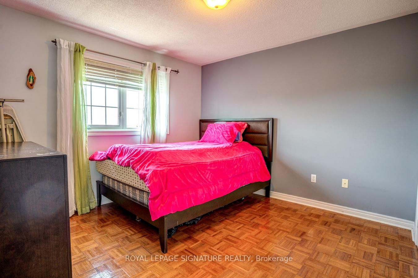 34 Modesto Cres N