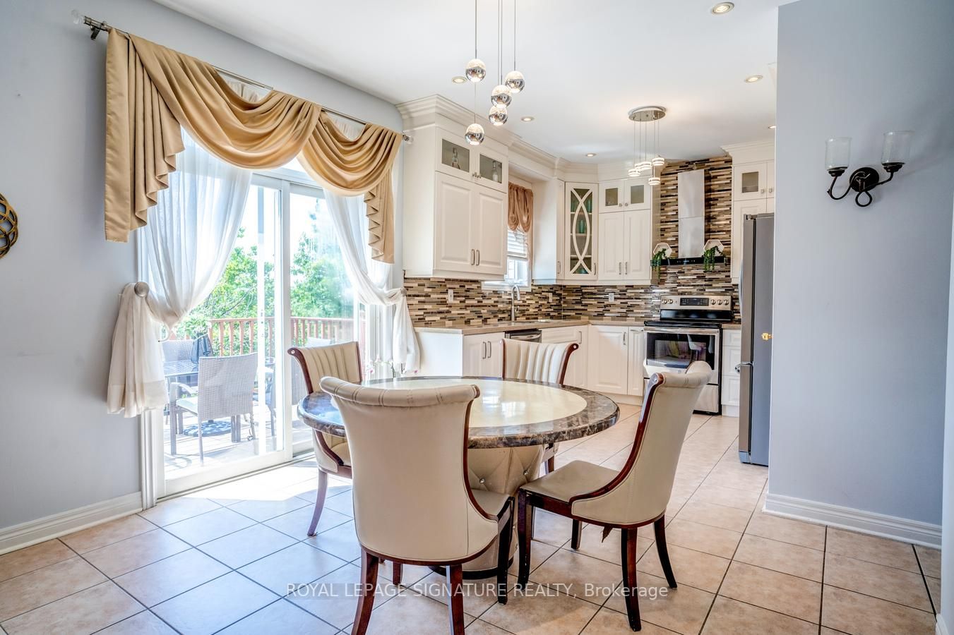 34 Modesto Cres N