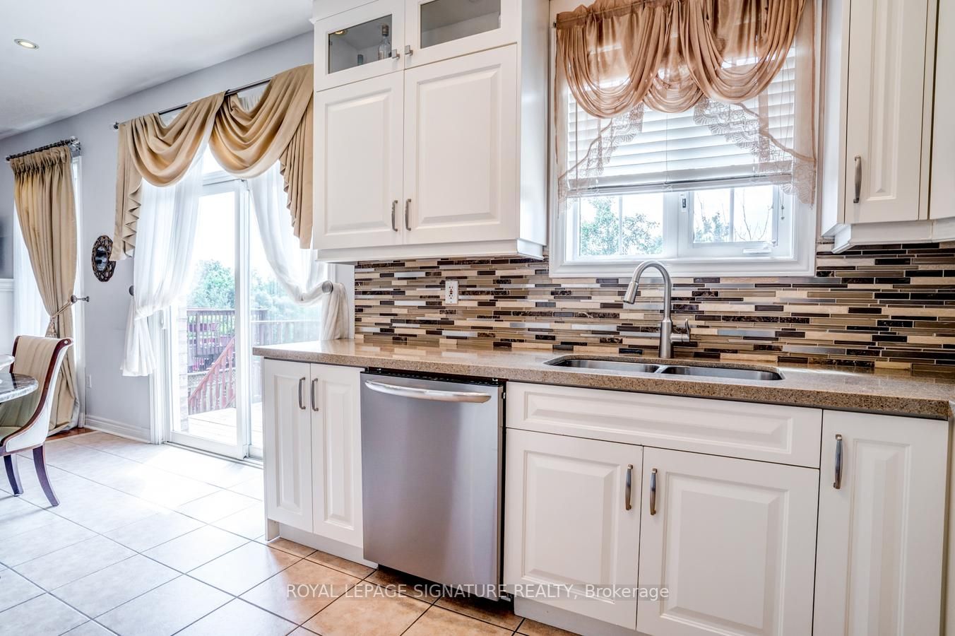 34 Modesto Cres N
