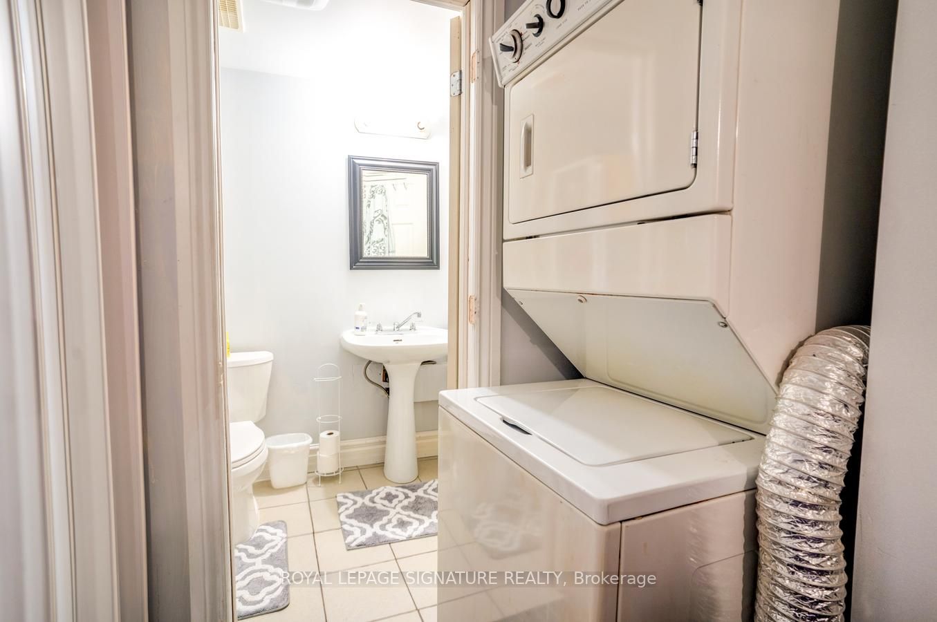 34 Modesto Cres N
