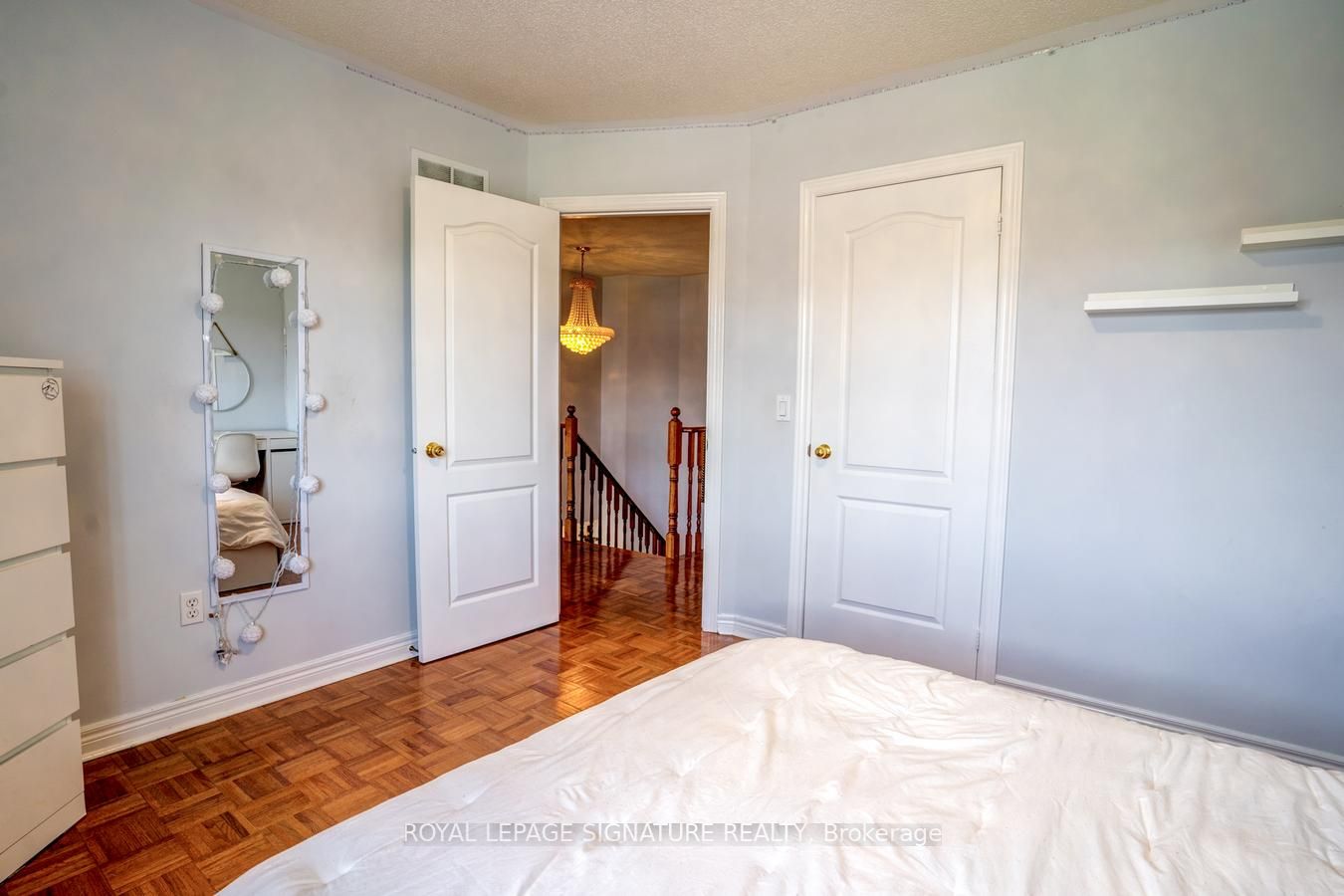 34 Modesto Cres N