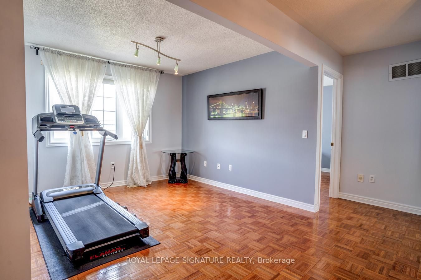 34 Modesto Cres N
