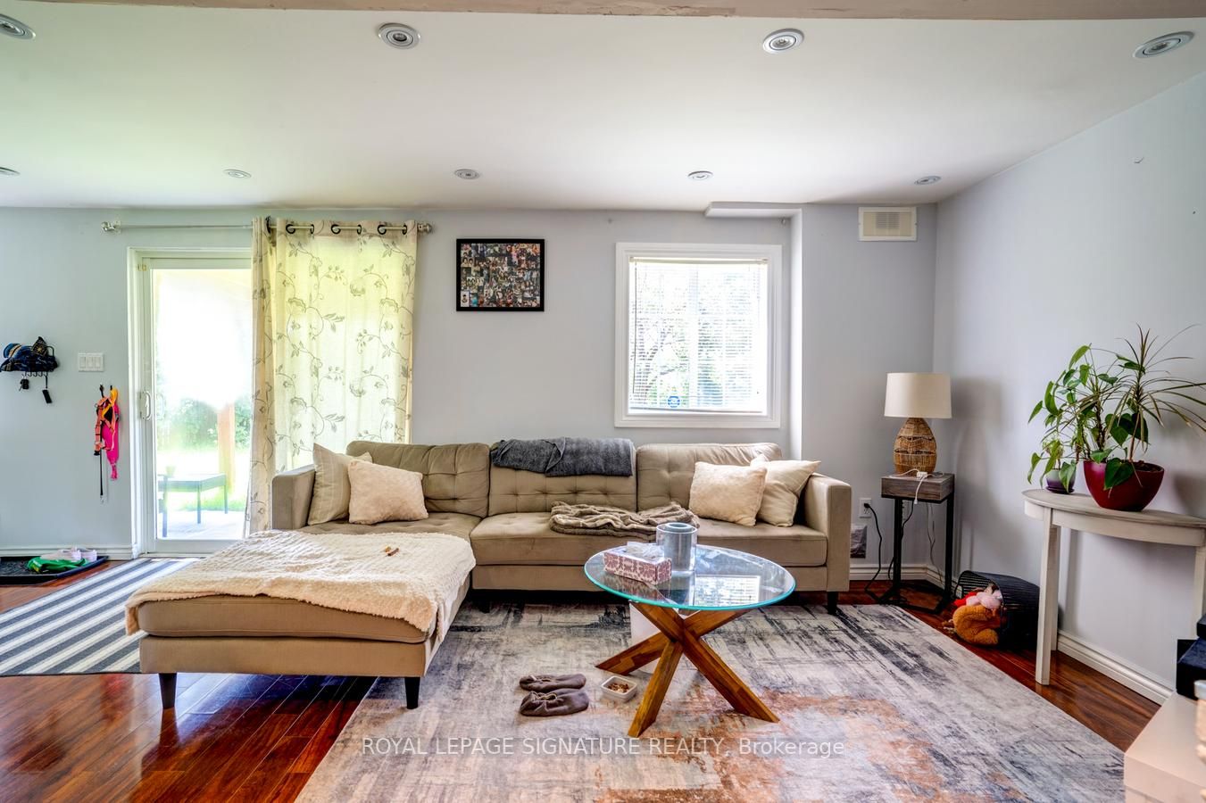 34 Modesto Cres N