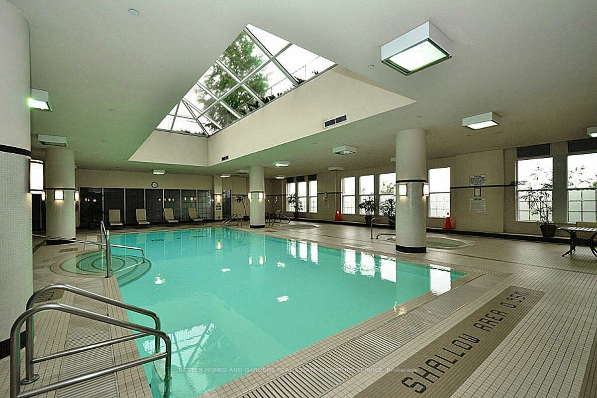 35 Kingsbridge Gardens Circ, #2012