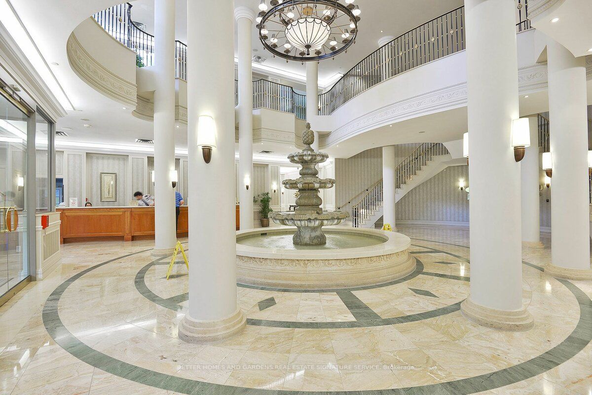 35 Kingsbridge Gardens Circ, #2012