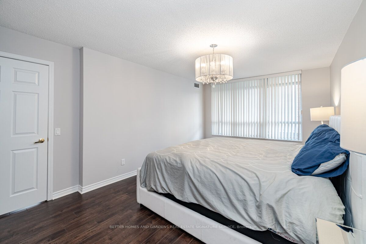 35 Kingsbridge Gardens Circ, #2012