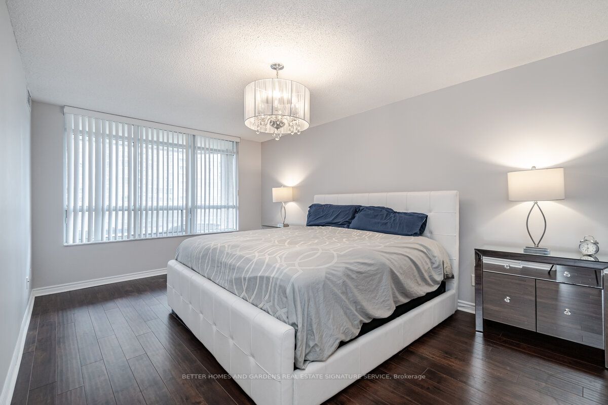 35 Kingsbridge Gardens Circ, #2012