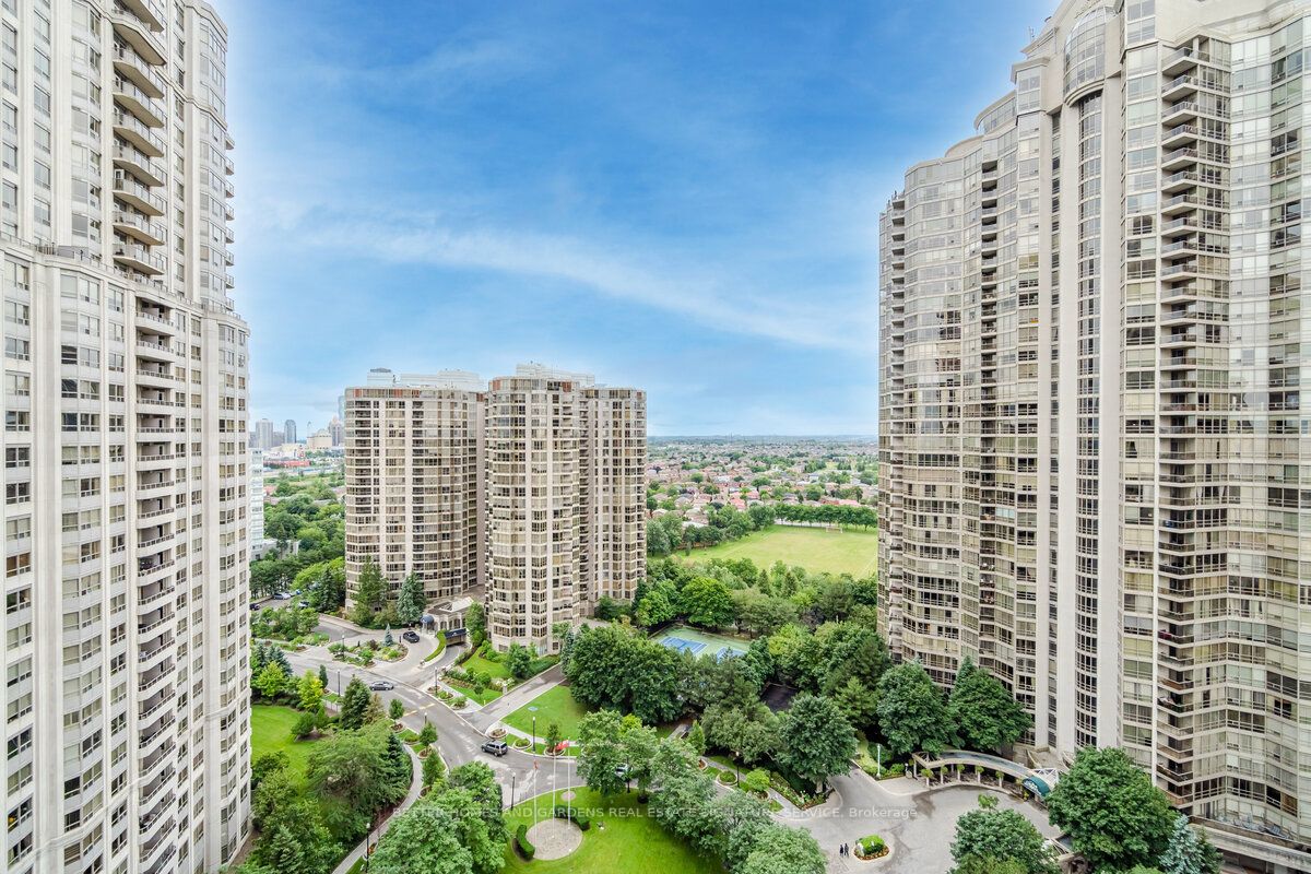 35 Kingsbridge Gardens Circ, #2012