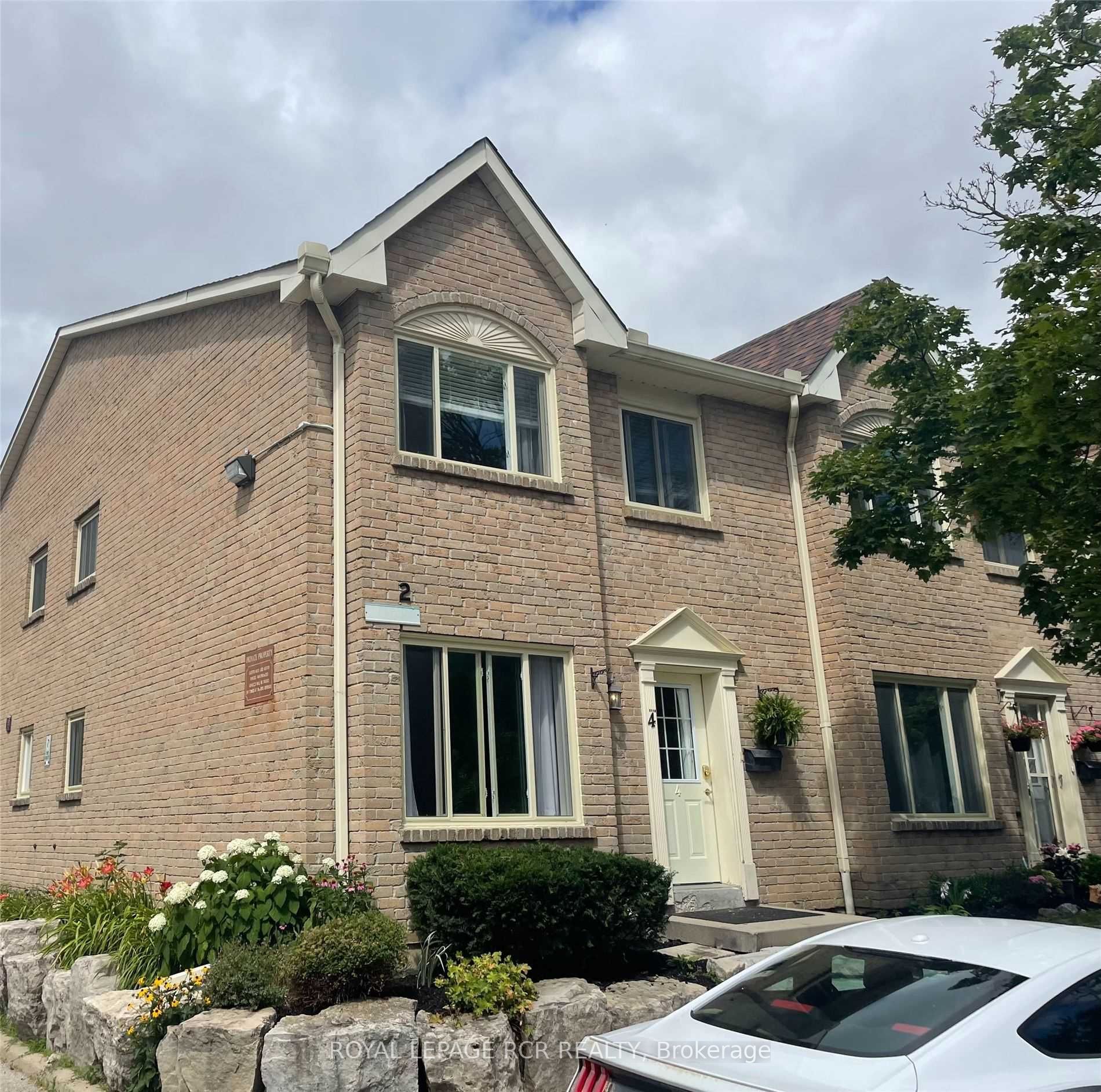 2 Cedar Dr, #4