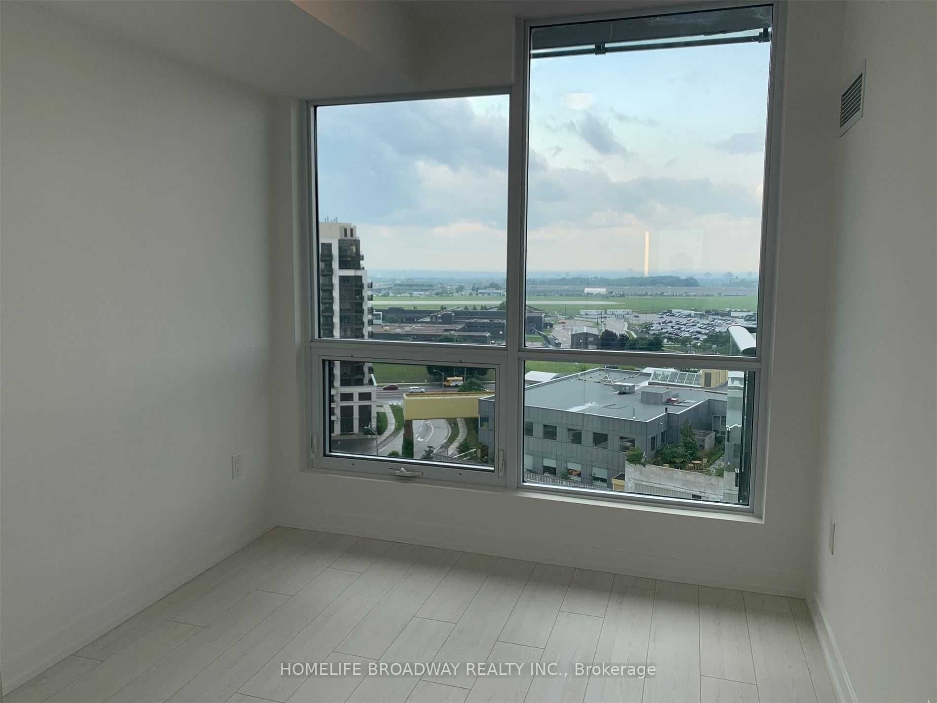 10 De Boers Dr, #1302
