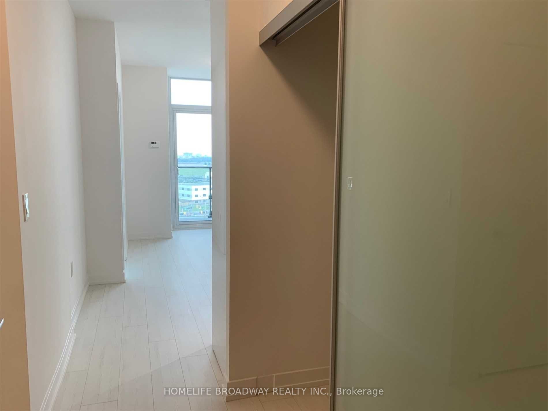 10 De Boers Dr, #1302