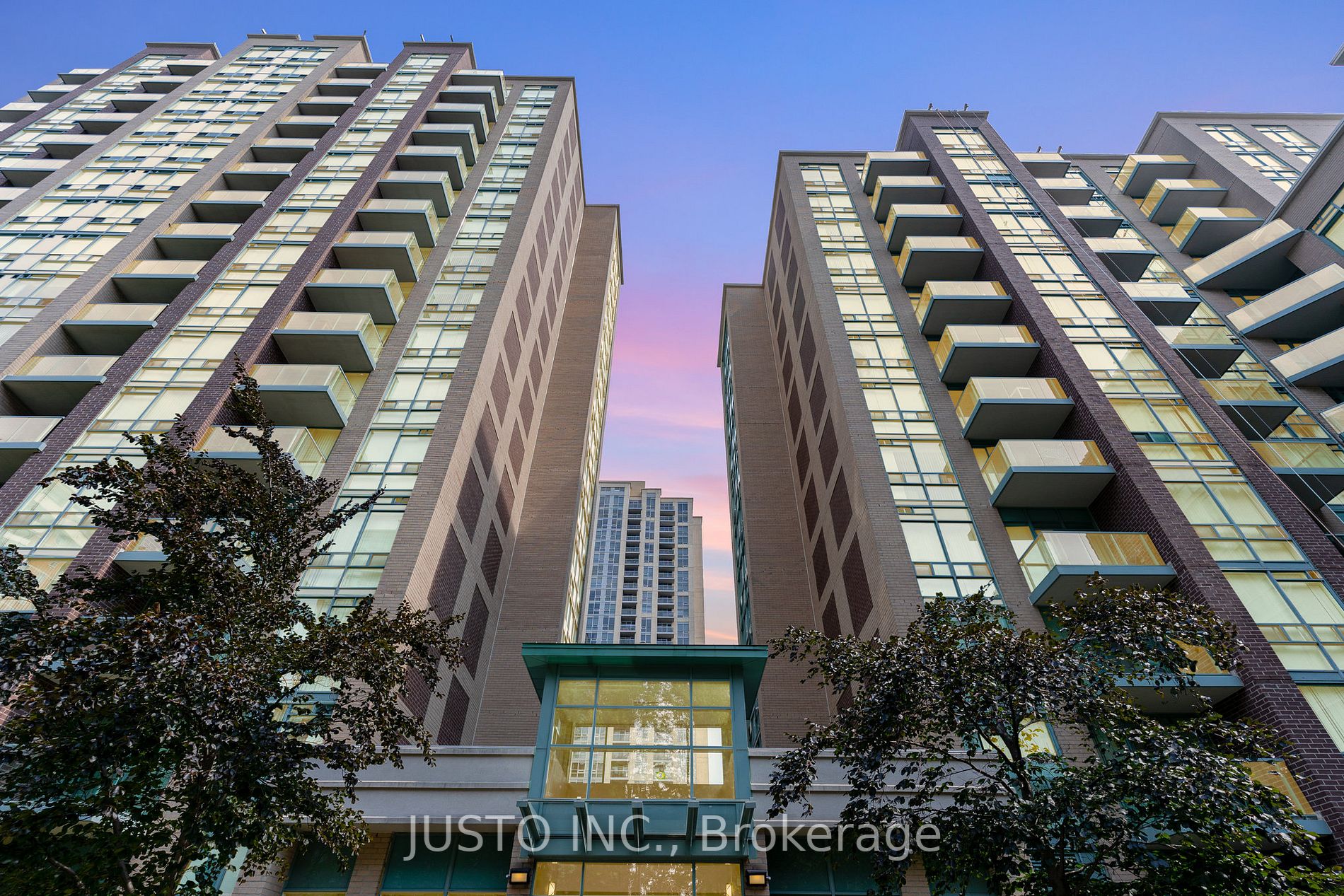 Listing W6707488 - Large Photo # 1