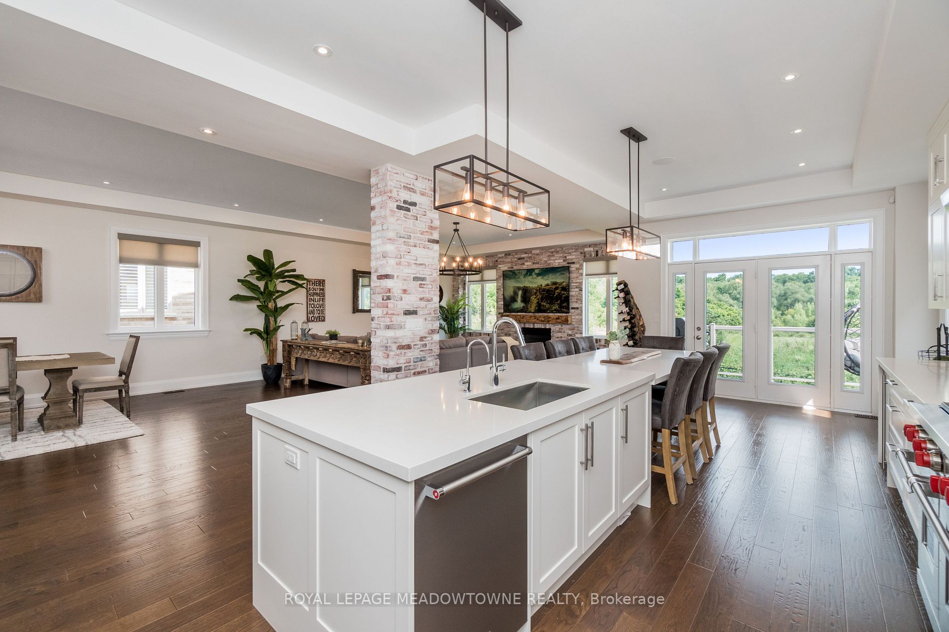 37 West Branch Drive
