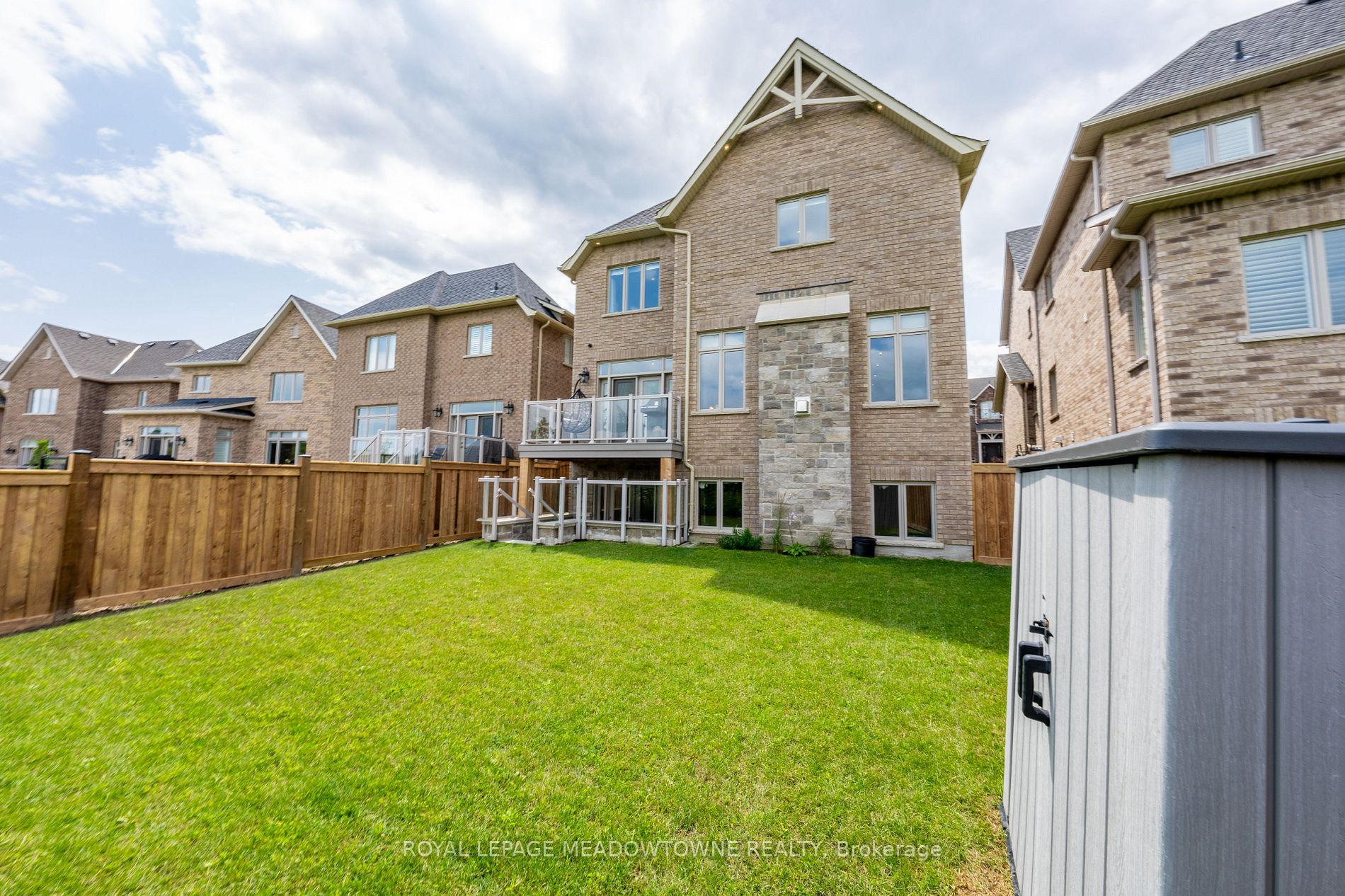37 West Branch Drive