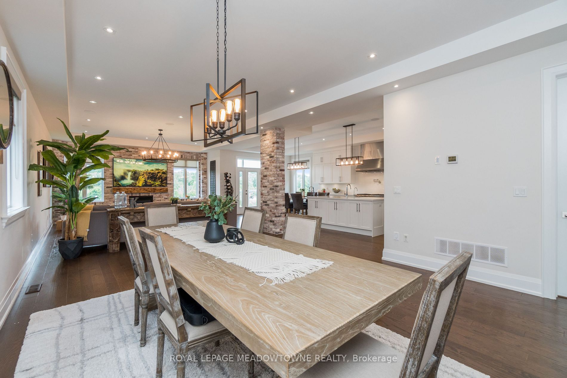 37 West Branch Drive