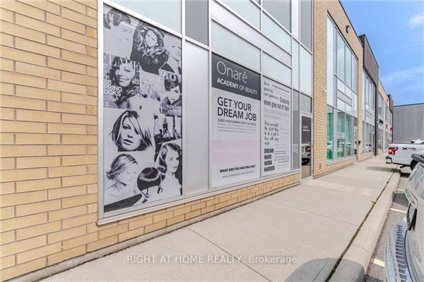 1215 Queensway E, Mississauga