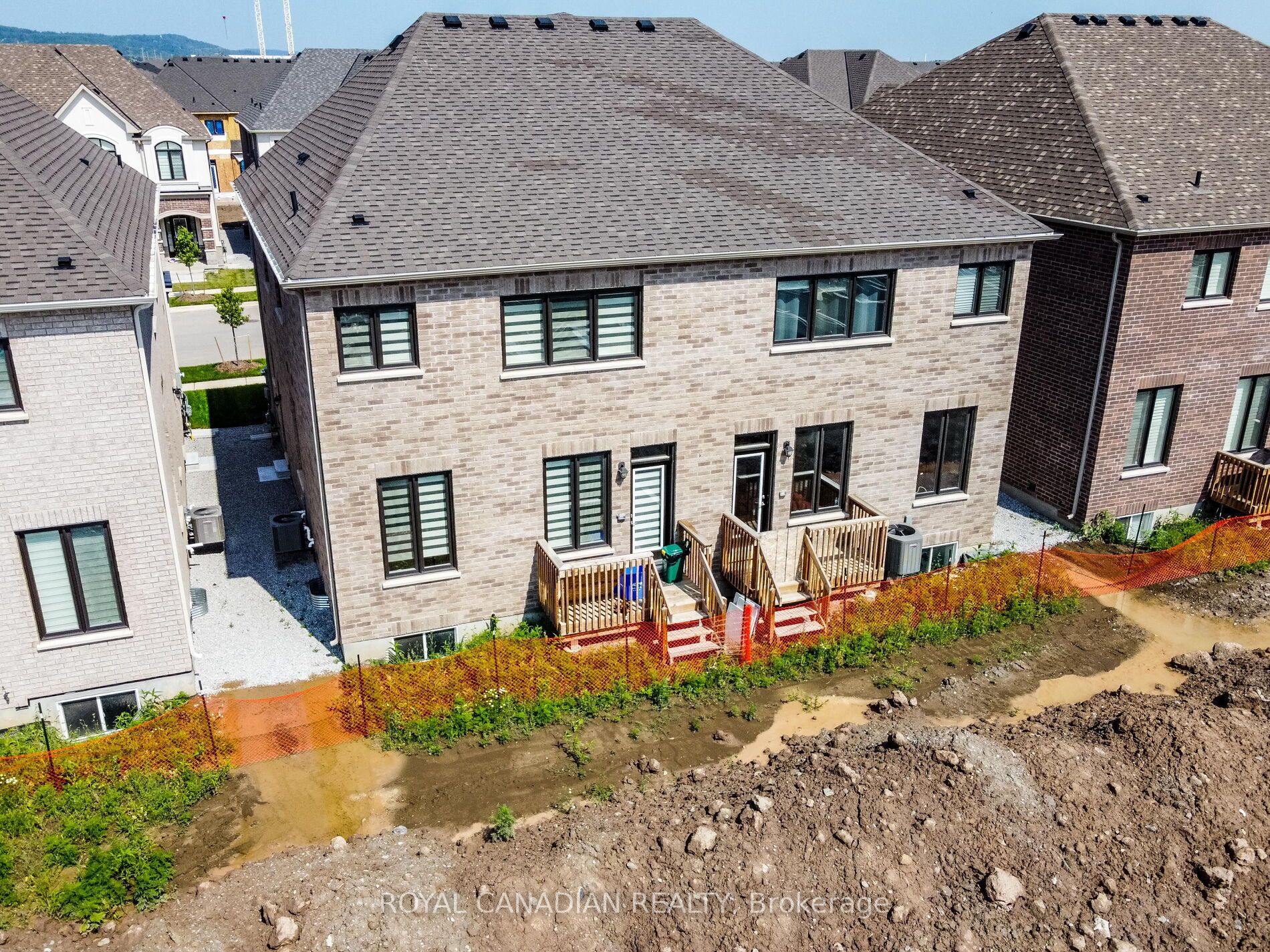 476 Bergamot Avenue