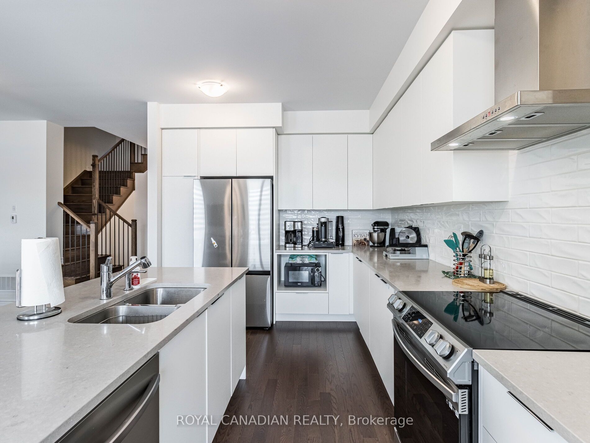476 Bergamot Avenue