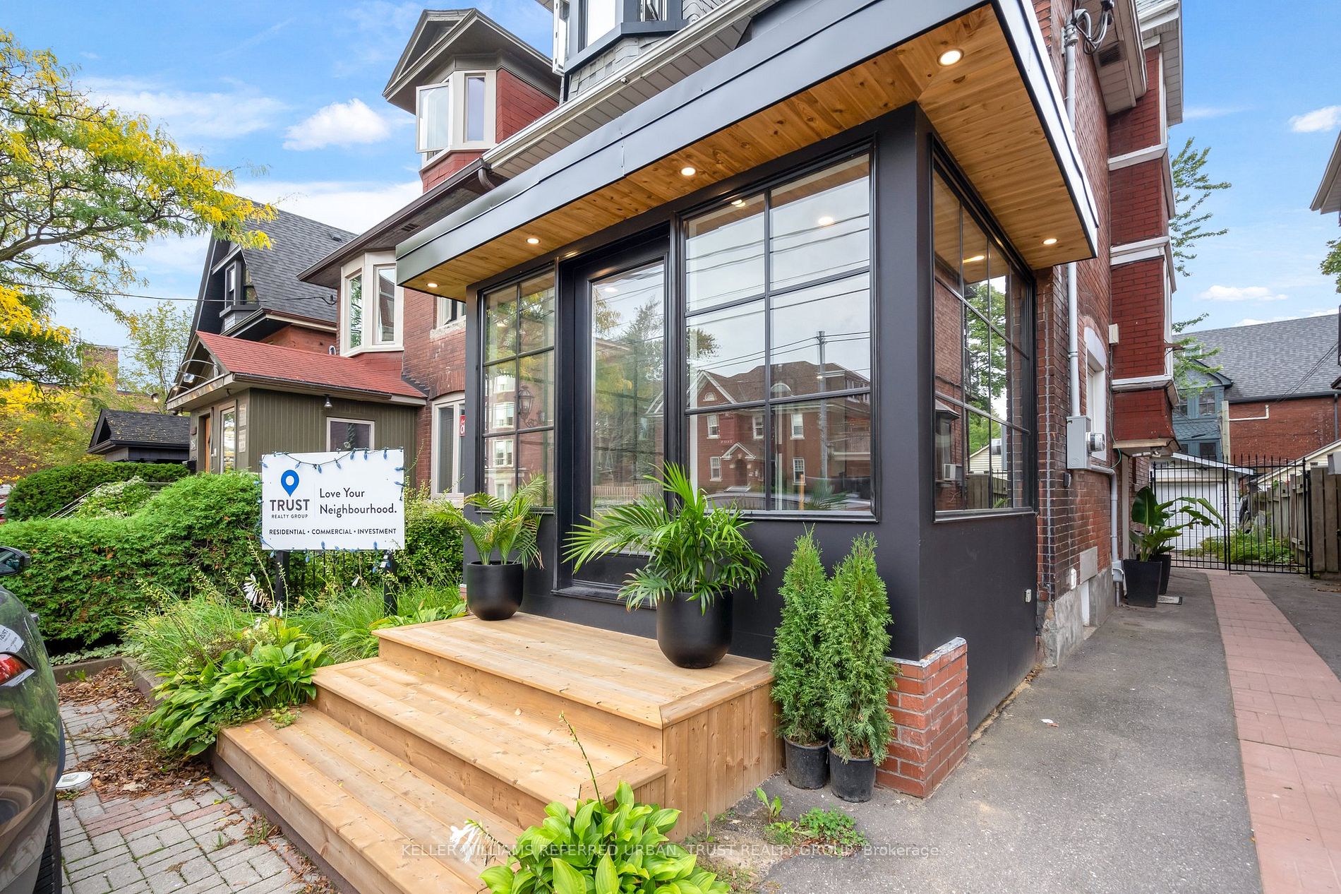 266 Roncesvalles Ave, #Main