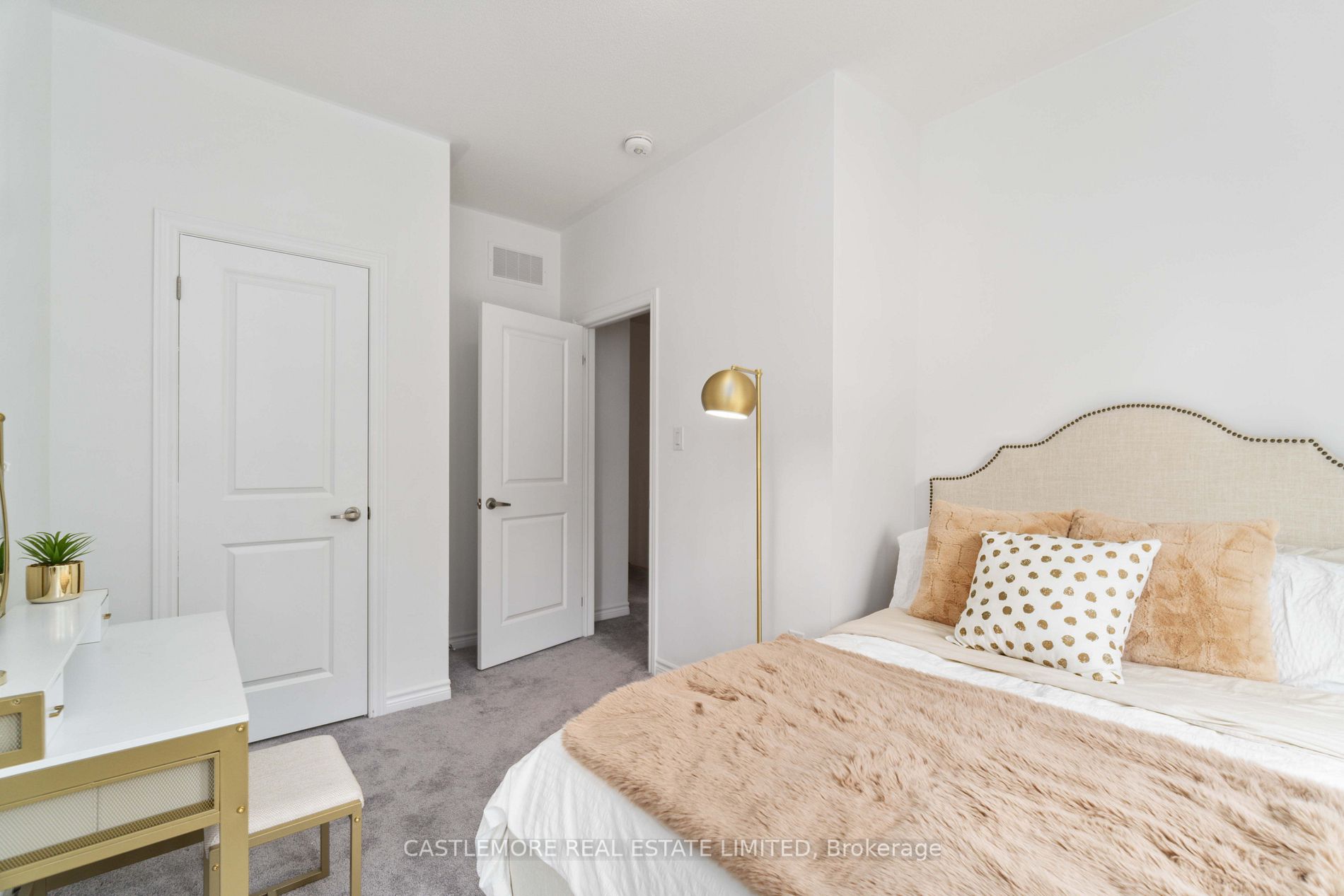 2485 Badger Cres, #5