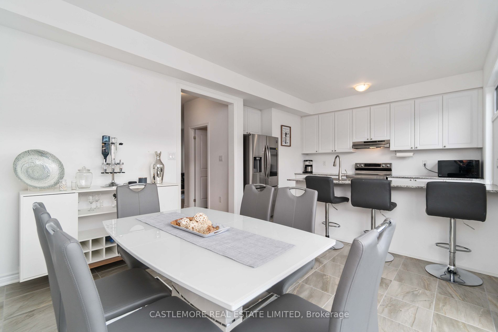 2485 Badger Cres, #5