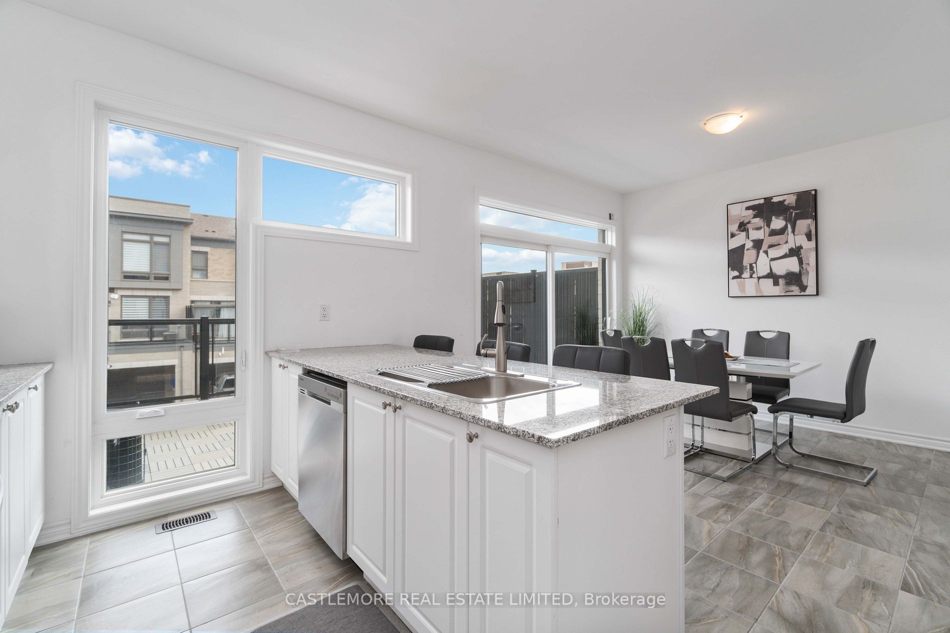 2485 Badger Cres, #5