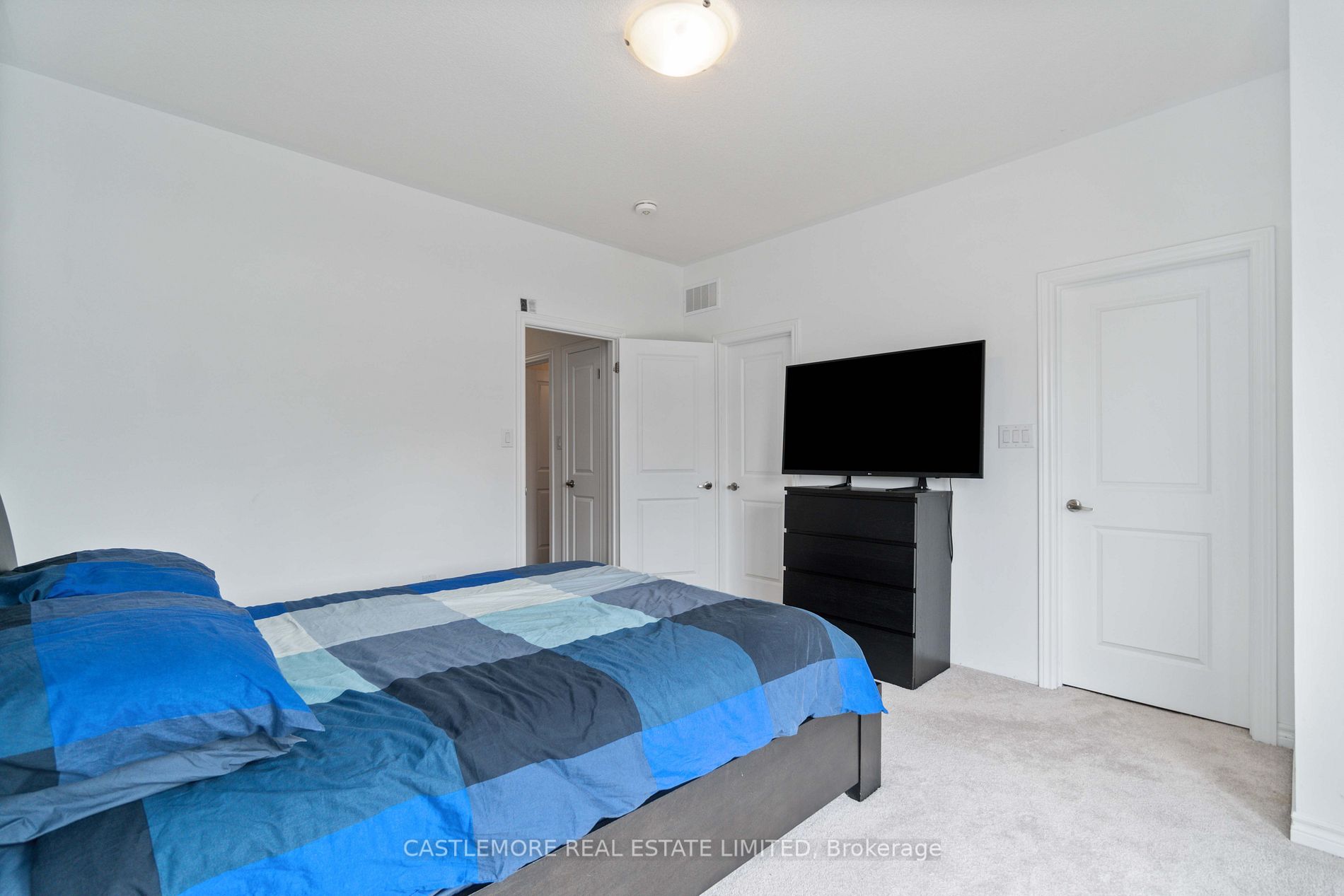 2485 Badger Cres, #5