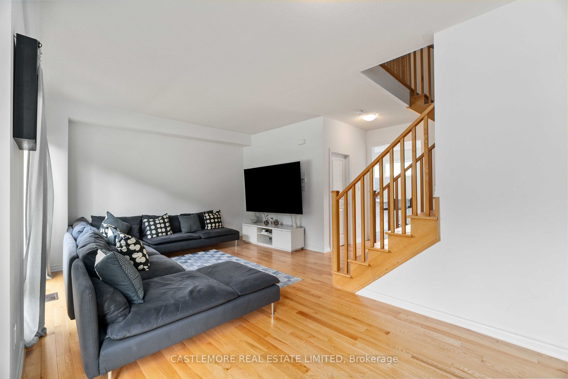 2485 Badger Cres, #5