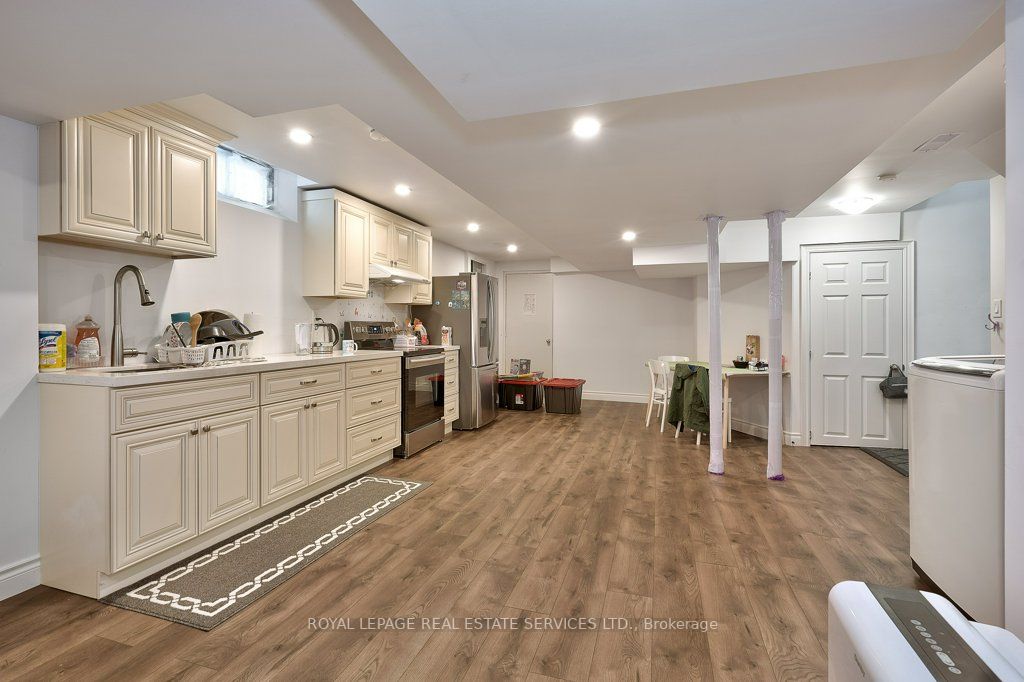 2844 Galleon Cres