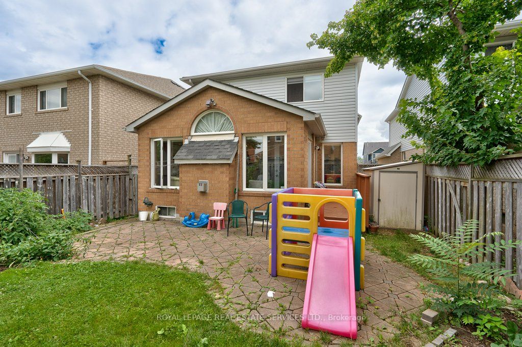 2844 Galleon Cres