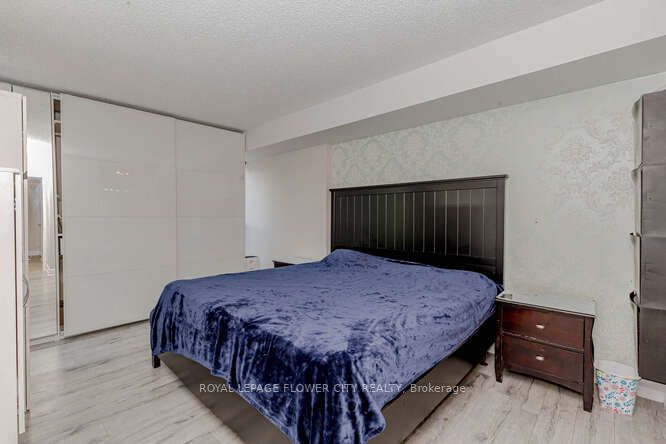 10 Laurelcrest St, #412