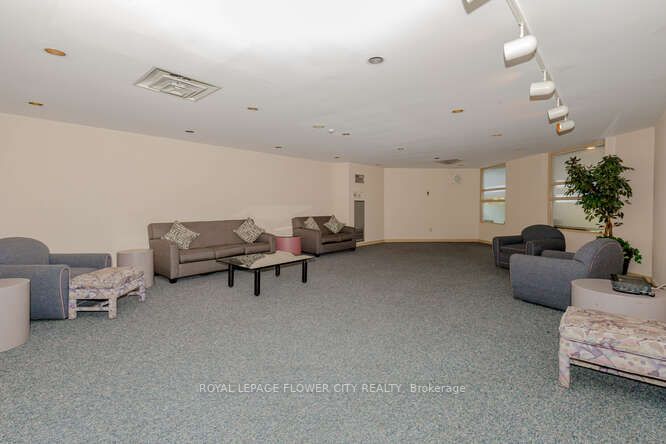 10 Laurelcrest St, #412