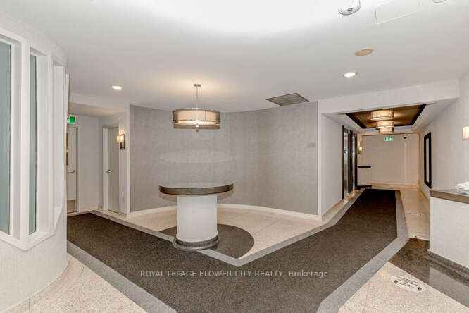 10 Laurelcrest St, #412