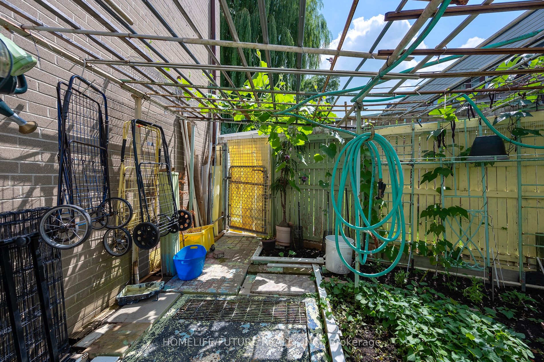 21 London Green Crt, #31